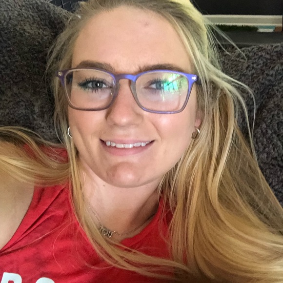 Meet your Posher, Selena - Picture 6 of 8